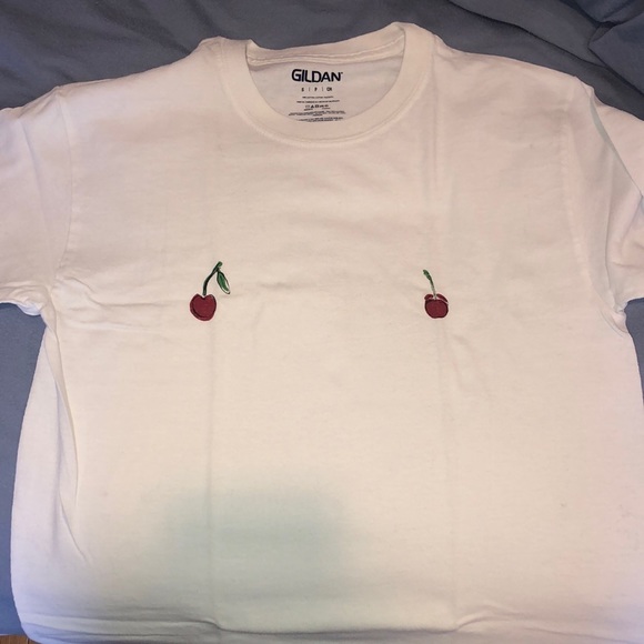 Tops - Cherry tit-tee shirt